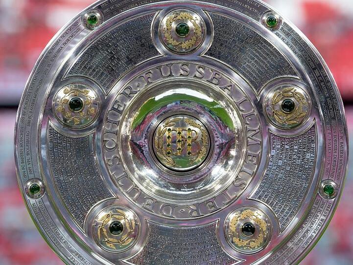 Die Fußball-Bundesliga und die 2. Liga unterbrechen ihren Spielbetrieb aufgrund der Coronavirus-Krise bis mindestens zum 2. April.