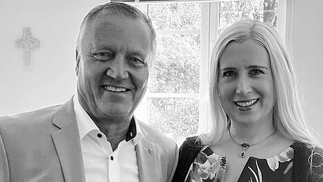 Josefa von Hohenzollern (51) wird bald Mutter. Harald, der Vater des Kindes ist gestorben.