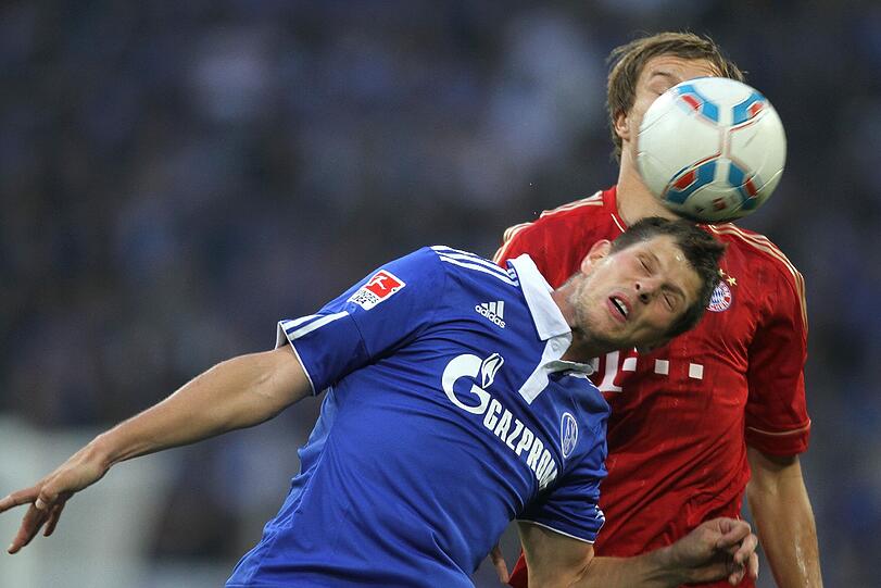 HOLGER BADSTUBER: Der Mann für alle Standards von der rechten Seite, ob Ecken oder Freistöße. Brachte Gefahr und hinten rustikal, aber meist sicher. Sah Gelb, ließ sich davon nicht beeindrucken. Note 2