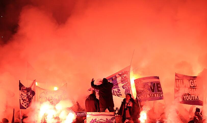 Der 1860-Fanblock in der zweiten Halbzeit gegen Fürth