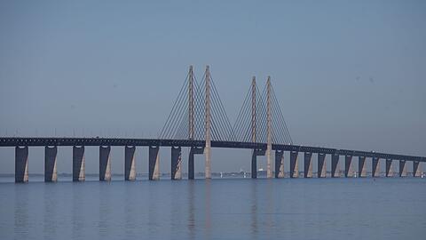 Verbindet seit 25 Jahren Dänemark und Schweden: die Öresundbrücke.