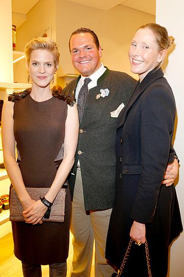 Isabelle Minzi Prinzessin zu Hohenlohe-Jagstberg, Cornelius Grabarczyk und Viola Hoss (v.l.)
