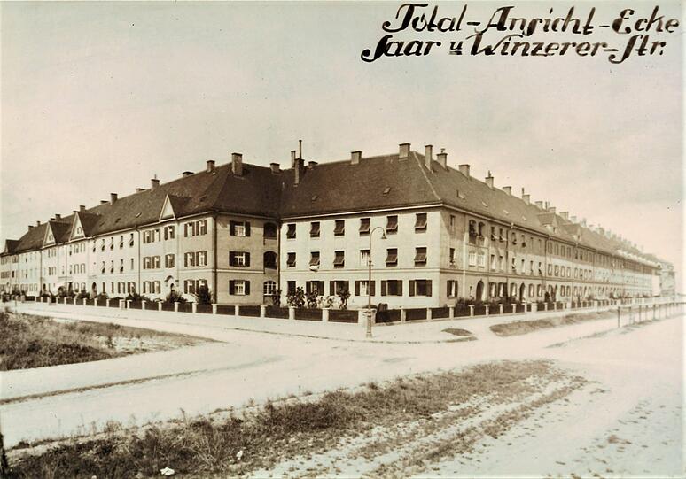 1926: Die Baugenossenschaft in ihren Anfangsjahren an der Saar-, Ecke Winzererstraße.