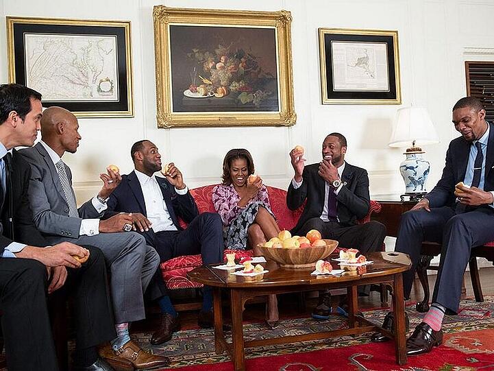 Scherzt mit den Superstars der Miami Heat: Michelle Obama