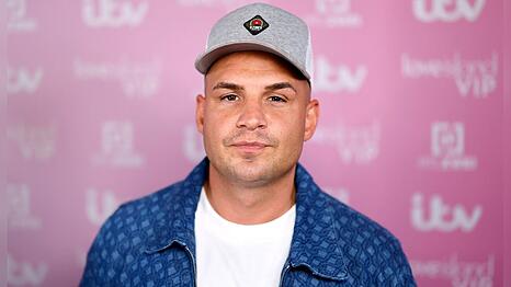 Pietro Lombardi muss sich erst mal erholen.