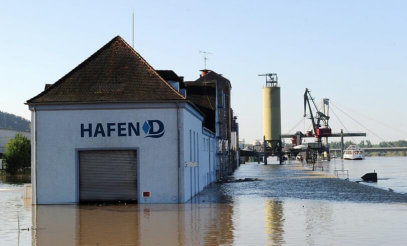 In Deggendorf ist die Lage dramatisch: Viele Menschen haben ihre Existenzen verloren.