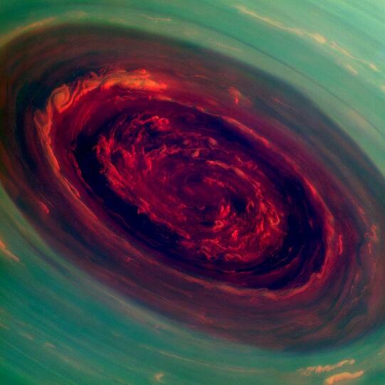 Tolle Fotos vom Saturn hat die Weltraum-Sonde Cassini aufgenommen.