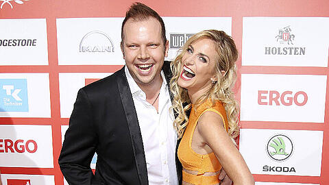 ZDF-Moderatorin Anna Kraft (32) und Sky-Kommentator Wolff-Christoph Fuss (41) werden Eltern.