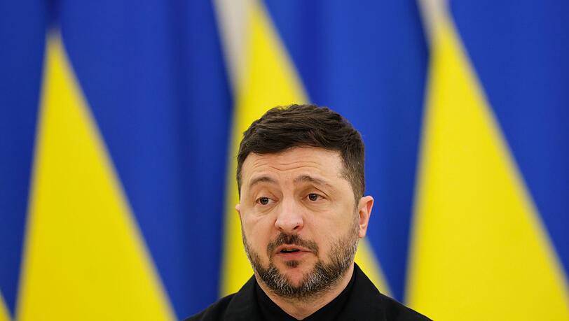 Der ukrainische Präsident Wolodymyr Selenskyj sieht eine EU-Mitgliedschaft für sein Land schon 2027 als wichtige Sicherheitsgarantie. (Archivbild) Der ukrainische Präsident Wolodymyr Selenskyj sieht eine EU-Mitgliedschaft für sein Land schon 2027 als wichtige Sicherheitsgarantie. (Archivbild)