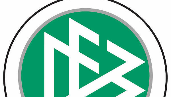 Der DFB- Kontrollausschuss geht gegen Fanplakate vor. Der DFB- Kontrollausschuss geht gegen Fanplakate vor.