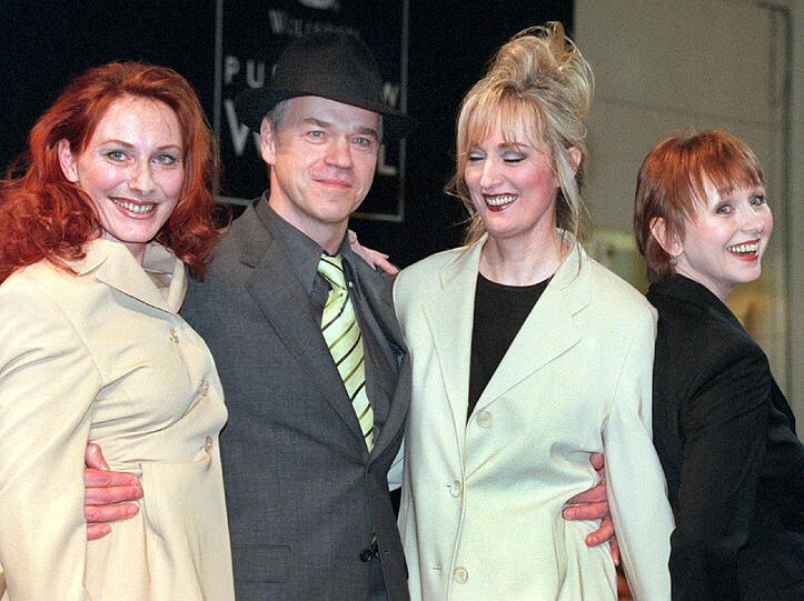 Eine Aufnahme aus dem Jahr 1998: Andrea Sawatzki (l.) mit Jörg Heinrich und Veronika Fischer bei einer Trendschau.