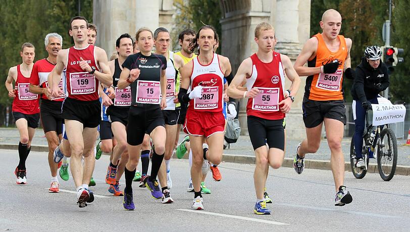 Ein Marathon bringt den Körper an die Grenze - und manchmal darüber hinaus. Daher ist es wichtig, sich danach behutsam wieder aufzubauen. Ein Marathon bringt den Körper an die Grenze - und manchmal darüber hinaus. Daher ist es wichtig, sich danach behutsam wieder aufzubauen.