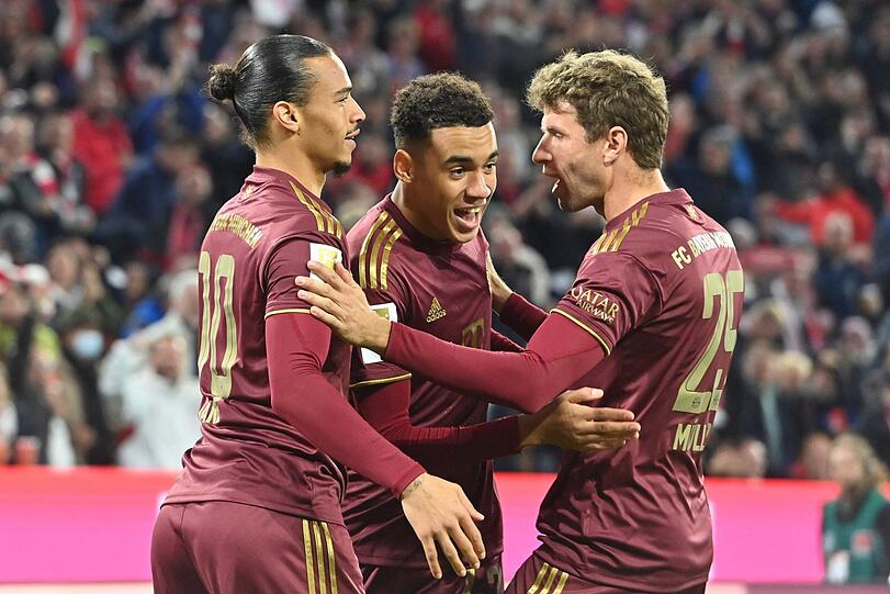 Unglaublich: Trotz seiner erst 19 Jahre ist Jamal Musiala (M.) aktuell der Schlüsselspieler beim FC Bayern.