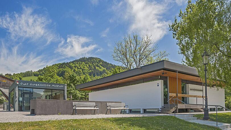 Sep Ruf, ein meister der modernen bundesdeutschen Architekur hat das Olaf Gulbransson Museum in Tegernsee entworfen, wo jetzt  pasenderweise "Zero" zu sehen ist.