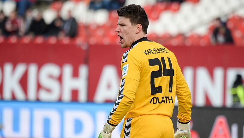René Vollath hat seinen Vertrag beim Karlsruher SC verlängert. René Vollath hat seinen Vertrag beim Karlsruher SC verlängert.