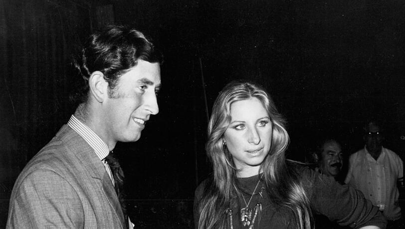 Prince Charles und Barbra Streisand 1974 am Set ihres Films "Funny Lady". Prince Charles und Barbra Streisand 1974 am Set ihres Films "Funny Lady".