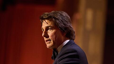Das soll der Grund f&uuml;r einen &uuml;berraschenden Umzug von Tom Cruise sein.