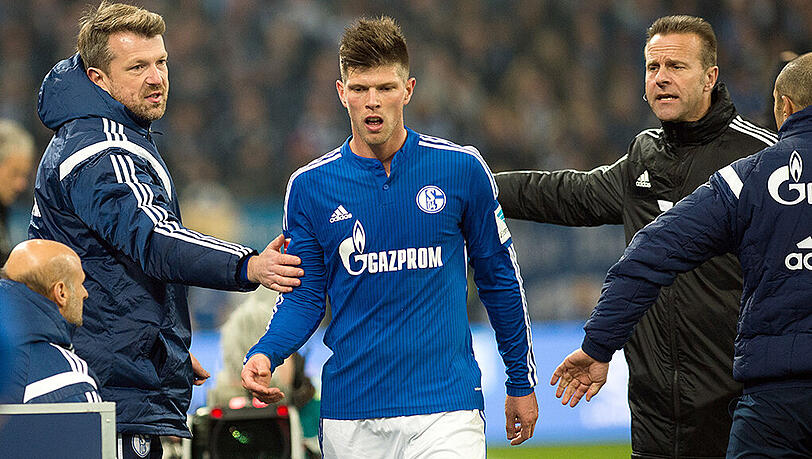 Klaas-Jan Huntelaar wurde am Samstag gegen Hannover 96 in der 84. Minute vom Platz geschickt. Klaas-Jan Huntelaar wurde am Samstag gegen Hannover 96 in der 84. Minute vom Platz geschickt.