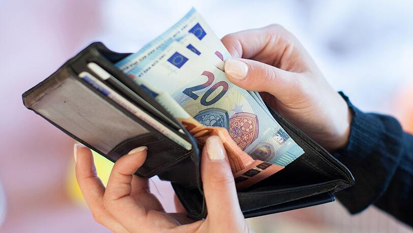 Bürgergeld sollte laut dem Paritätischen Gesamtverband bei 813 Euro für Alleinerziehende liegen, wenn es richtig berechnet wäre.