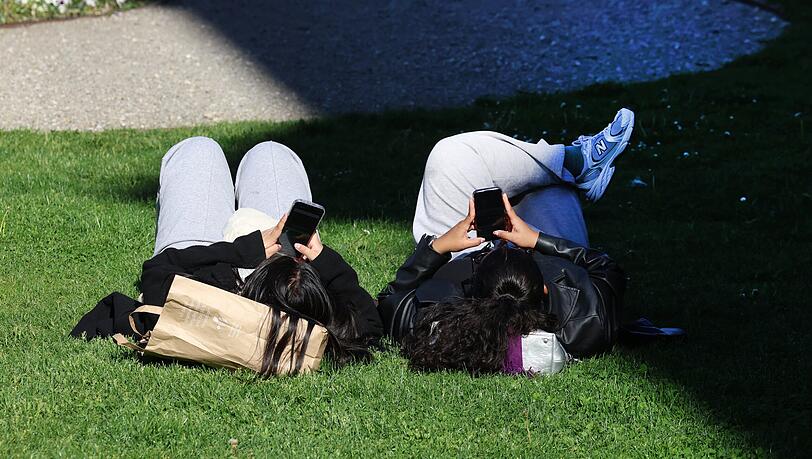 Platt im Hofgarten – ideal für eine kleine Verschnaufpause. Platt im Hofgarten – ideal für eine kleine Verschnaufpause.