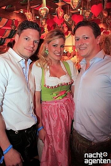 Dirndl, Lederhosen und viel Spaß: Die Party "Tracht und Pracht" am Samstag im Hippodrom auf der Theresienwiese. Mehr Bilder unter: www.nachtagenten.de.