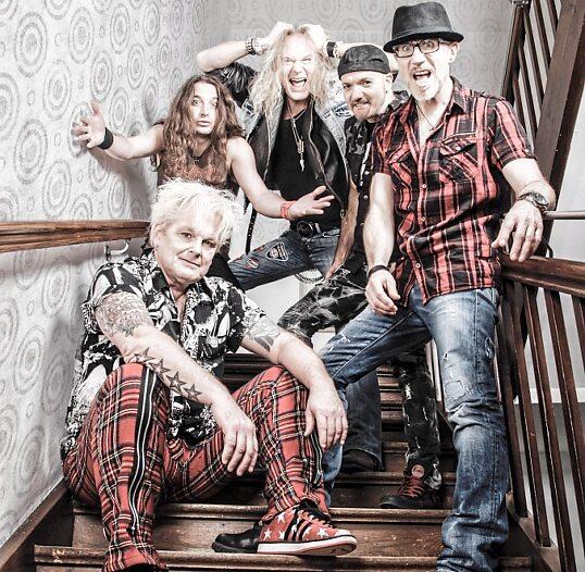 Die Band "Lustfinger" - die AZ hat mit Frontmann Tom Fock (vorn, l.).