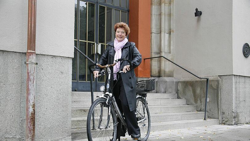 Unterstützt die Gegendemo: Stadtdekanin Barbara Kittelberger. Unterstützt die Gegendemo: Stadtdekanin Barbara Kittelberger.