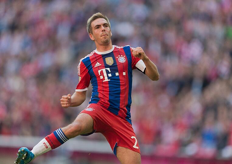 Philipp Lahm: 

Gewohnt passsicherer Abfangjäger mit großartigen Spielaufbau-Qualitäten. Dazu bei seinem 200. Bundesliga-Sieg auch noch die Saison-Premiere mit zwei Toren. Leitete seinen zweiten Treffer sogar noch mit der Hacke ein. Durfte nach der für ihn ungewohnt langen Spielpause durchspielen.

NOTE: 1