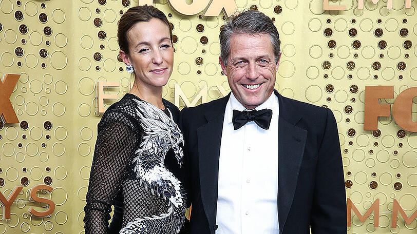 Hugh Grant und seine Frau Anna Eberstein bei der diesjährigen Emmy-Verleihung