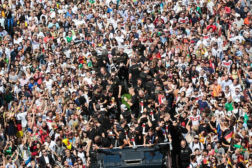 Die Weltmeister feiern am Brandenburger Tor. Die Bilder von der Fanmeile.