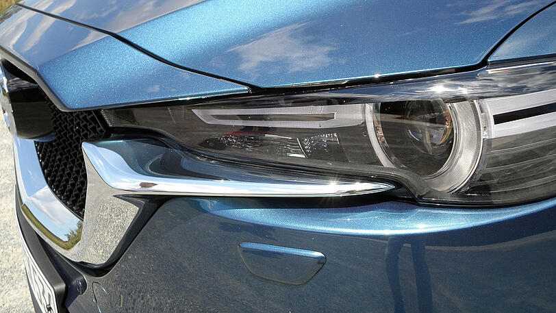 Die neuen Scheinwerfer des Mazda CX-5 sorgen für einen schärferen Blick.
