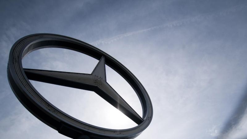Das Logo der Automarke Mercedes-Benz. Das Logo der Automarke Mercedes-Benz.