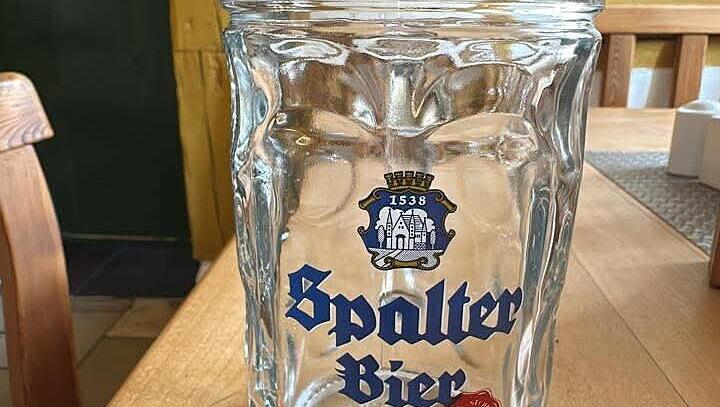 Solche Krüge vermisst das Restaurant und Hotel Der Schwan.