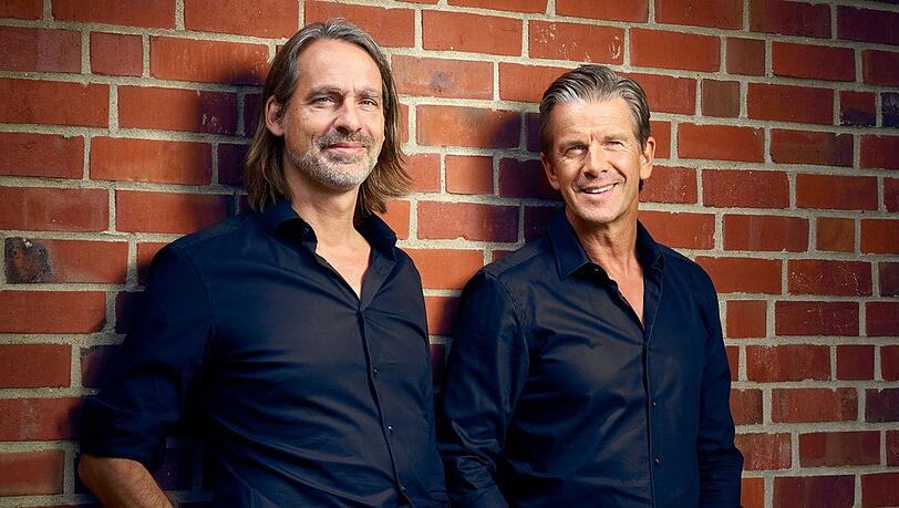 Richard David Precht und Markus Lanz (li) starteten mit ihrem Podcast "Lanz & Precht" im Jahr 2021.