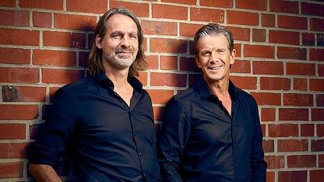 Richard David Precht und Markus Lanz (li) starteten mit ihrem Podcast "Lanz & Precht" im Jahr 2021.