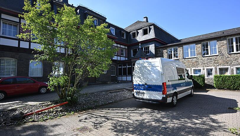 Bei einem Brand in einem Wohnkomplex in Monschau sind drei Menschen ums Leben gekommen.