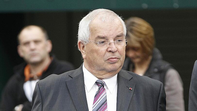 Präsident Ulrich Strombach erklärte den offiziell beim Weltverband IHF eingereichten Antrag für die Austragung der Handball-WM 2019 für nichtig. Präsident Ulrich Strombach erklärte den offiziell beim Weltverband IHF eingereichten Antrag für die Austragung der Handball-WM 2019 für nichtig.