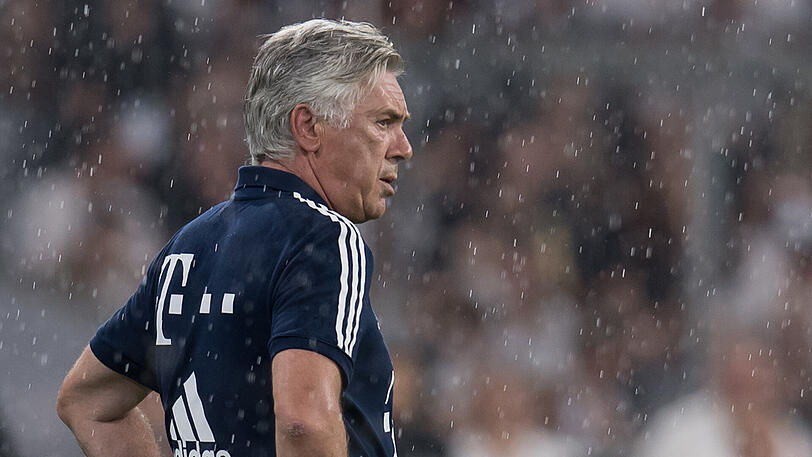 "Keiner ist glücklich mit dem langen Transferfenster", sagt Carlo Ancelotti.