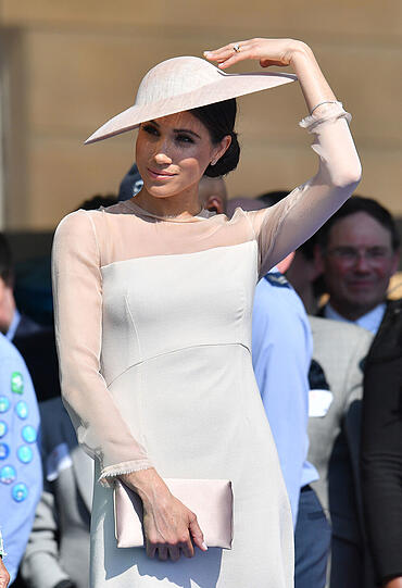 Ehe-Glück: Herzogin Meghan und Prinz Harry kommen zu einem Gartenfest im Buckingham Palace. Es ist der erste öffentliche Auftritt nach ihrer Hochzeit am 19. Mai.