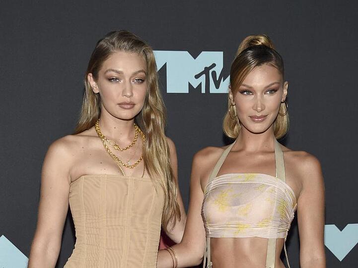 Geballte Model-Power bei den MTV Video Music Awards: Gigi und Bella Hadid Ton in Ton.
