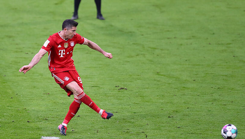Lewandowski lässig vom Punkt. Lewandowski lässig vom Punkt.