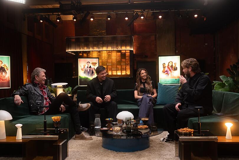Die bewegenden Erfahrungen, die Yvonne Catterfeld bei ihrer Reise gemacht hat, teilt sie mit Peter Maffay (links), Rea Garvey (rechts) und Nico Santos.