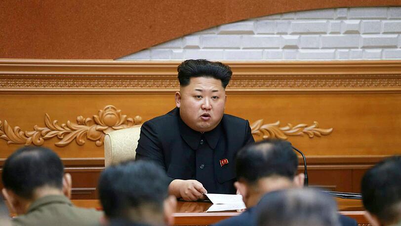 Nordkoreas Machthaber Kim Jong Un hat erstmals eine Wasserstoffbombe getestet. Nordkoreas Machthaber Kim Jong Un hat erstmals eine Wasserstoffbombe getestet.