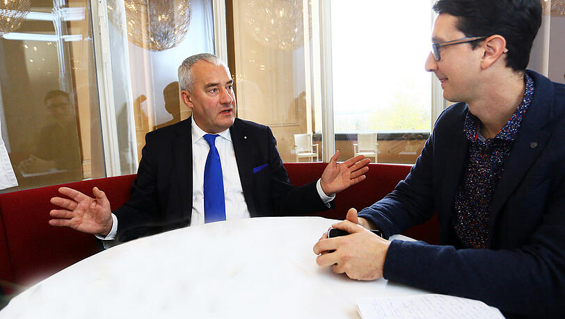 Ludwig Spaenle im Gespräch mit AZ-Rathausreporter Florian Zick. Ludwig Spaenle im Gespräch mit AZ-Rathausreporter Florian Zick.