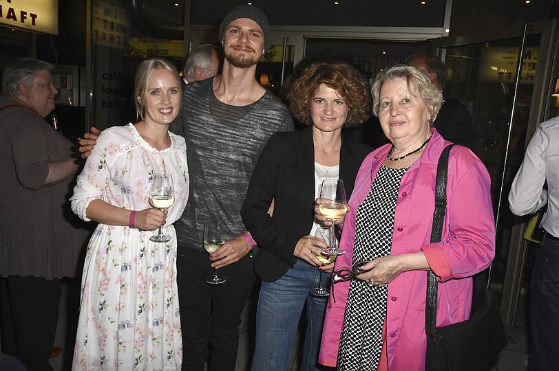 Claudia Hinterecker, Stefan Maschek, Eli Wasserscheid und Sarah Camp.