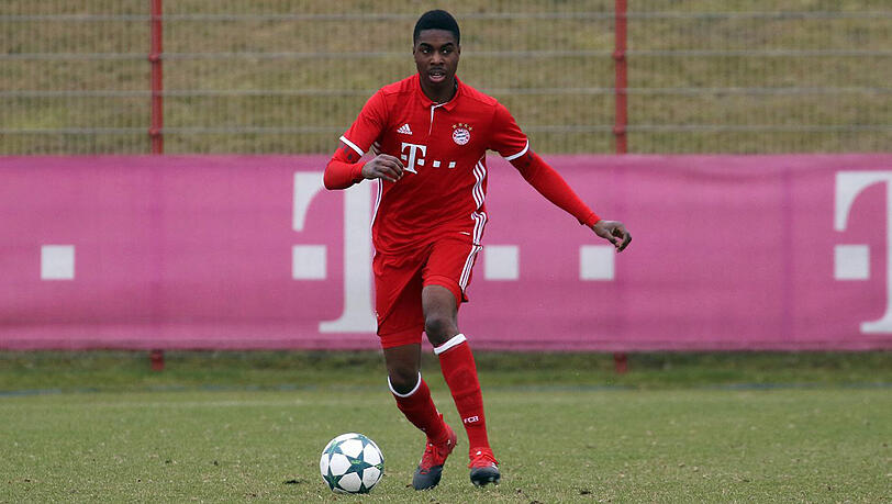 Rückte beim 3:0 gegen den Karlsruher SC wieder in die Anfangsformation der U19 des FC Bayern: Maxime Awoudja. Rückte beim 3:0 gegen den Karlsruher SC wieder in die Anfangsformation der U19 des FC Bayern: Maxime Awoudja.