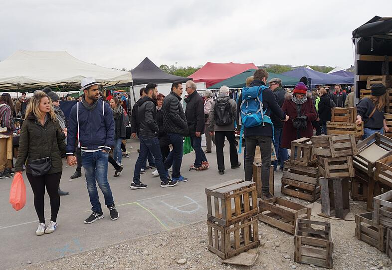 Die Bilder vom Riesenflohmarkt auf der Theresienwiese.