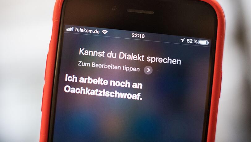 Sogar Smartphones haben mittlerweile Bairisch gelernt. Sogar Smartphones haben mittlerweile Bairisch gelernt.