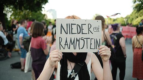 Klare Botschaft der 17-jährigen Demonstrantin Yolande.