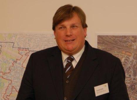 Stadtteilmanager Christian Bitter spricht zur Zukunft des Stadtteils Pasing.